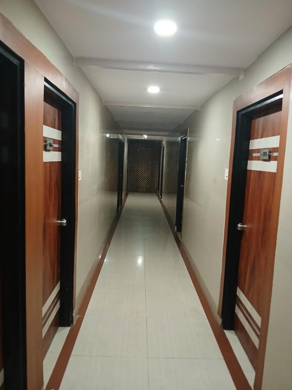 Blossoms Room Holiday Inn- Lakdikapul Hyderabad Exterior photo