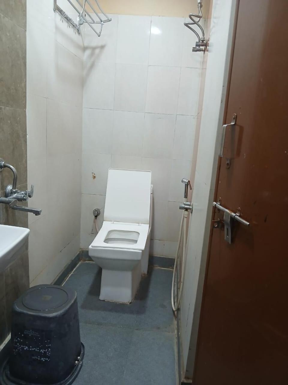 Blossoms Room Holiday Inn- Lakdikapul Hyderabad Exterior photo