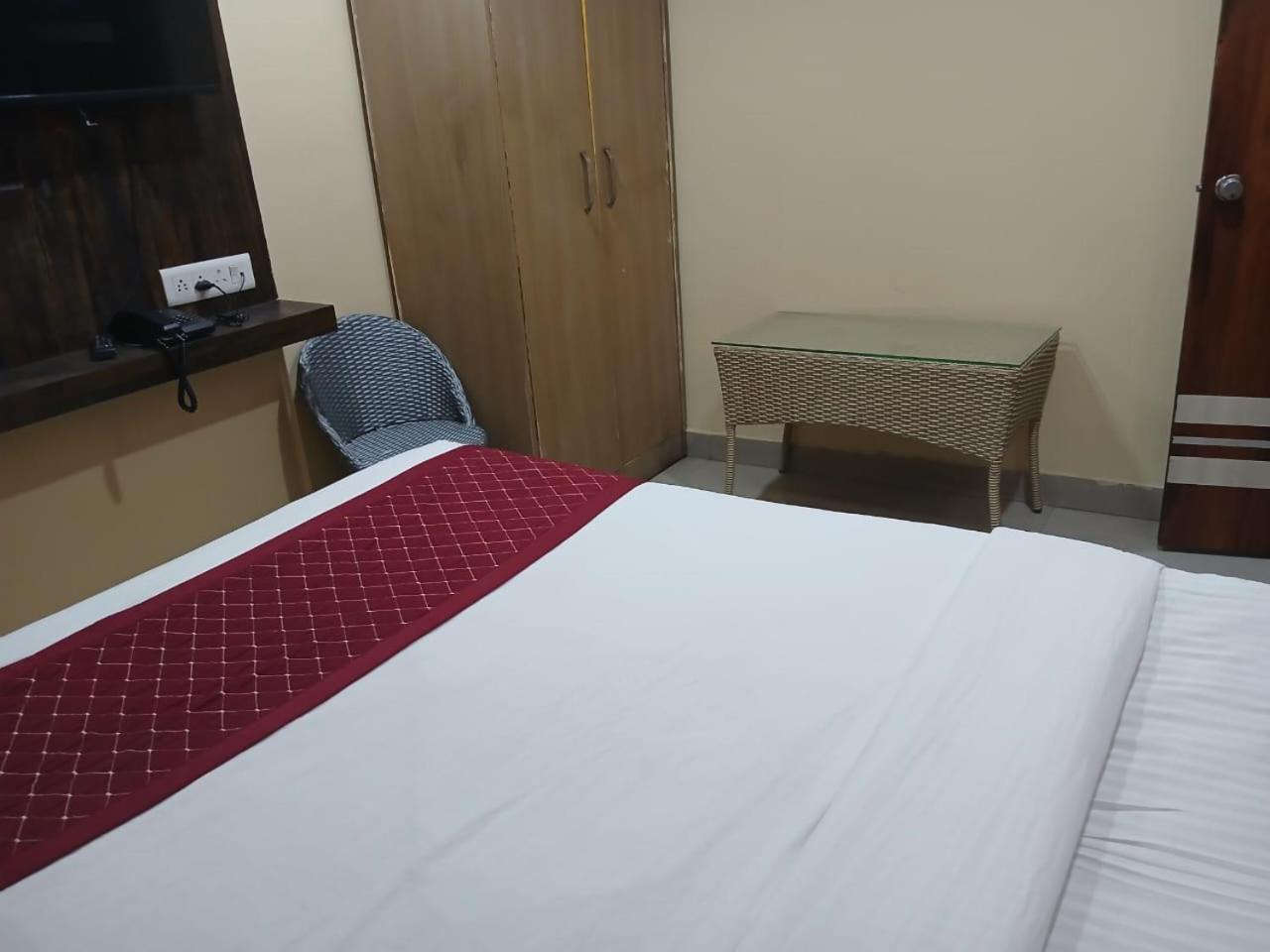 Blossoms Room Holiday Inn- Lakdikapul Hyderabad Exterior photo
